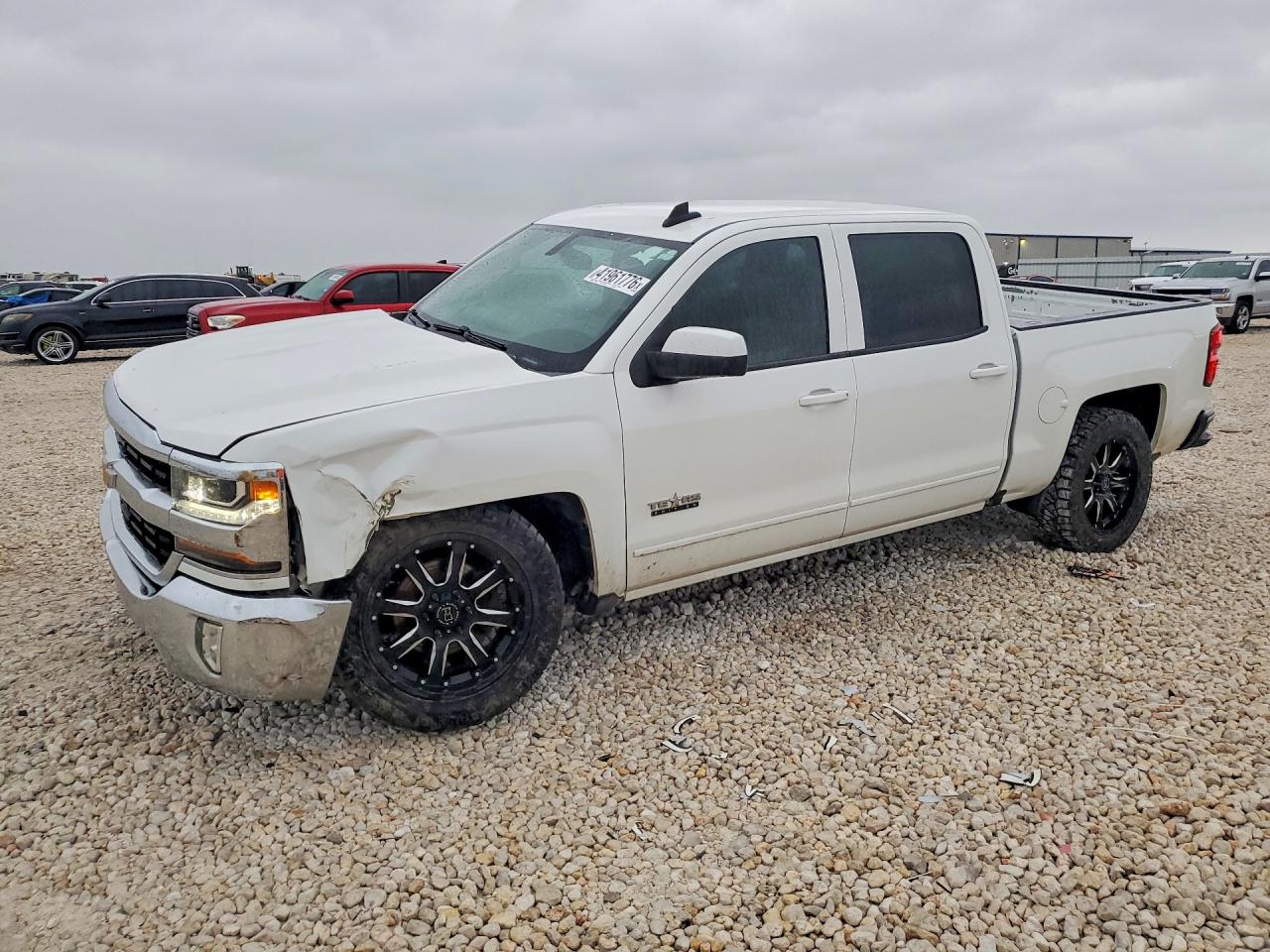 Salvage Chevrolet Silverado Image