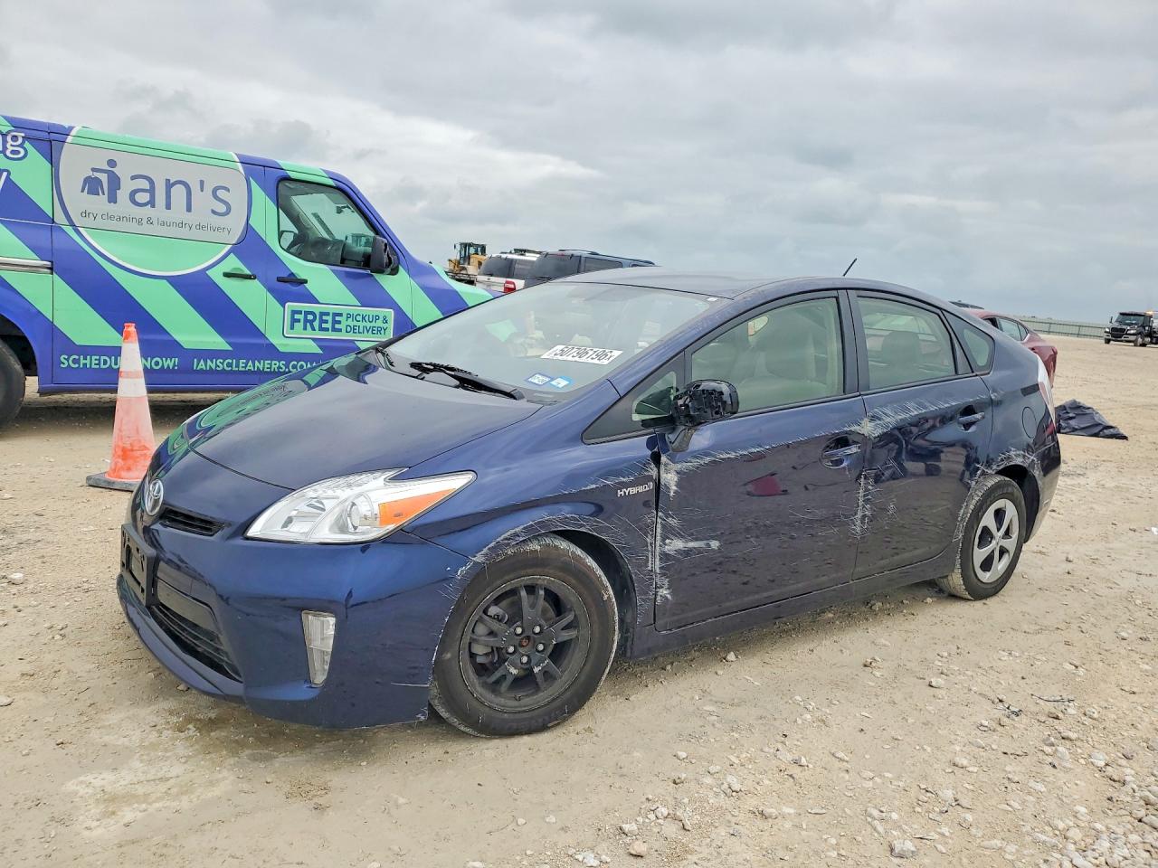 Salvage Toyota Prius Image