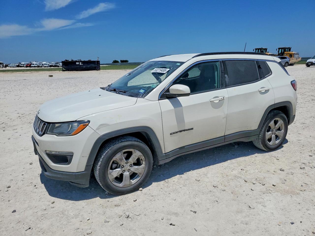 Salvage Jeep Compass Image