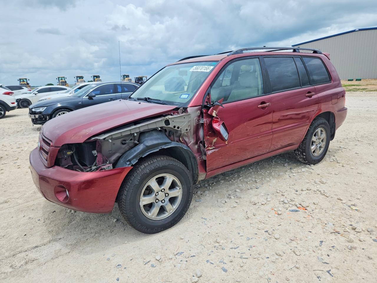 Salvage Toyota Highlander Image