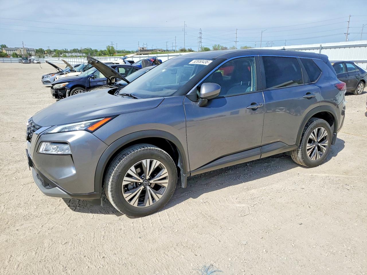 Salvage Nissan Rogue Image