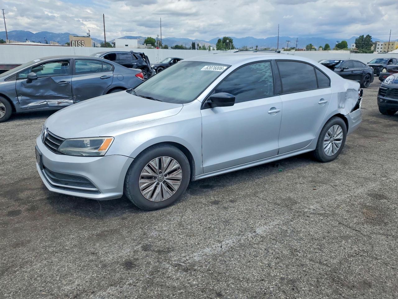Salvage Volkswagen Jetta Image