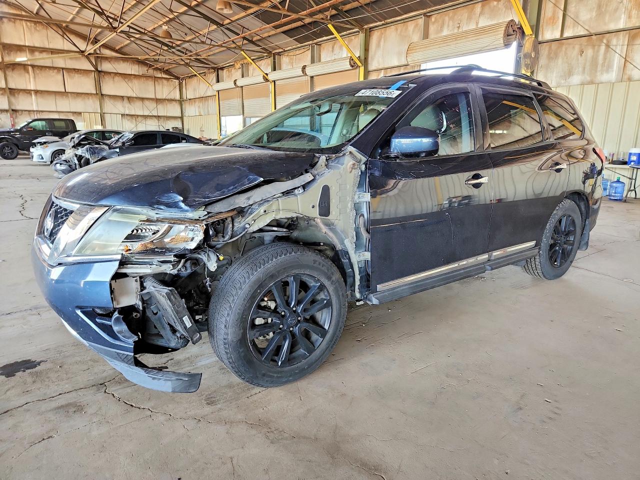 Salvage Nissan Pathfinder Image