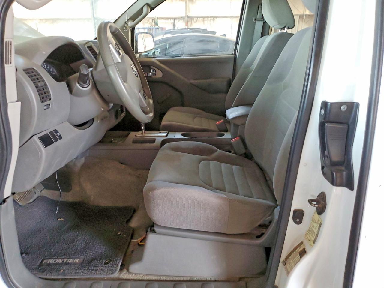 Nissan Frontier S