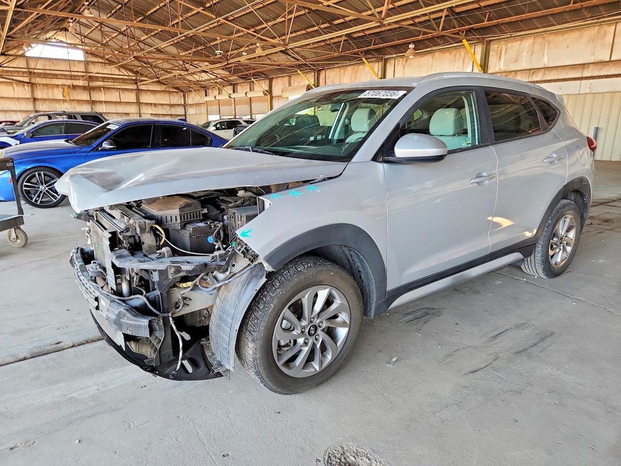 Salvage Hyundai TUCSON Image