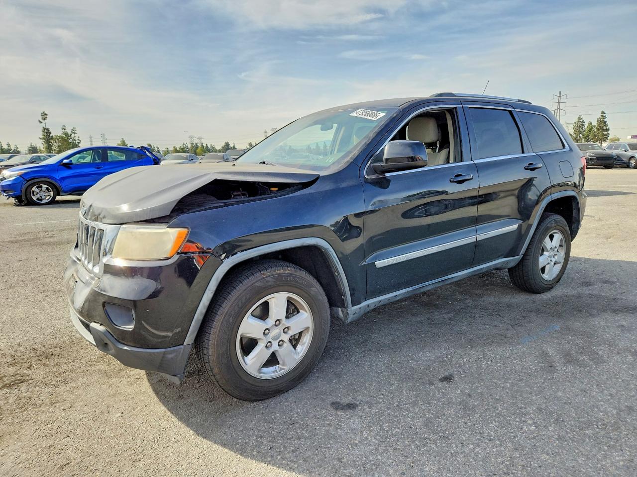 Salvage Jeep Cherokee Image
