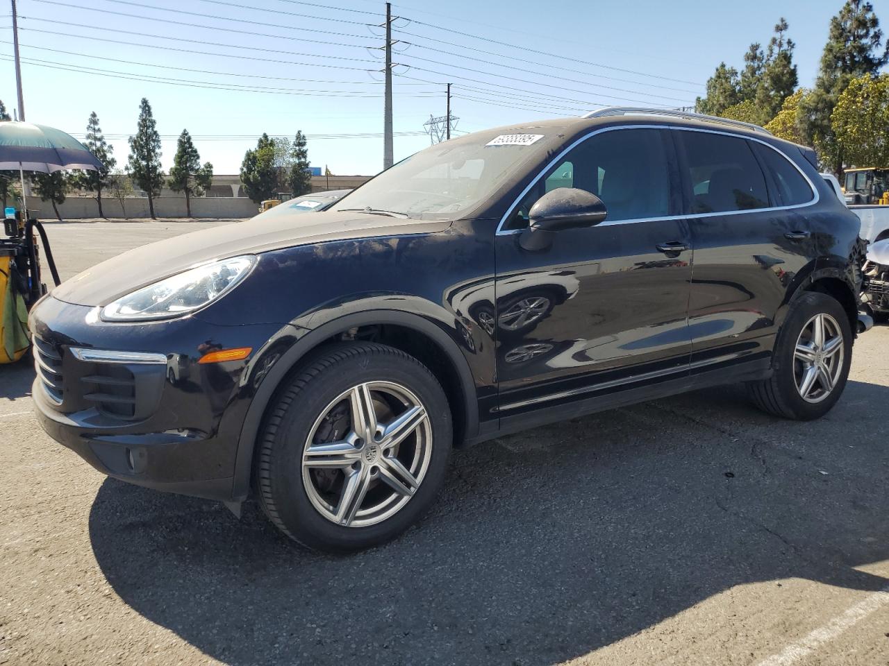 Salvage Porsche Cayenne Image