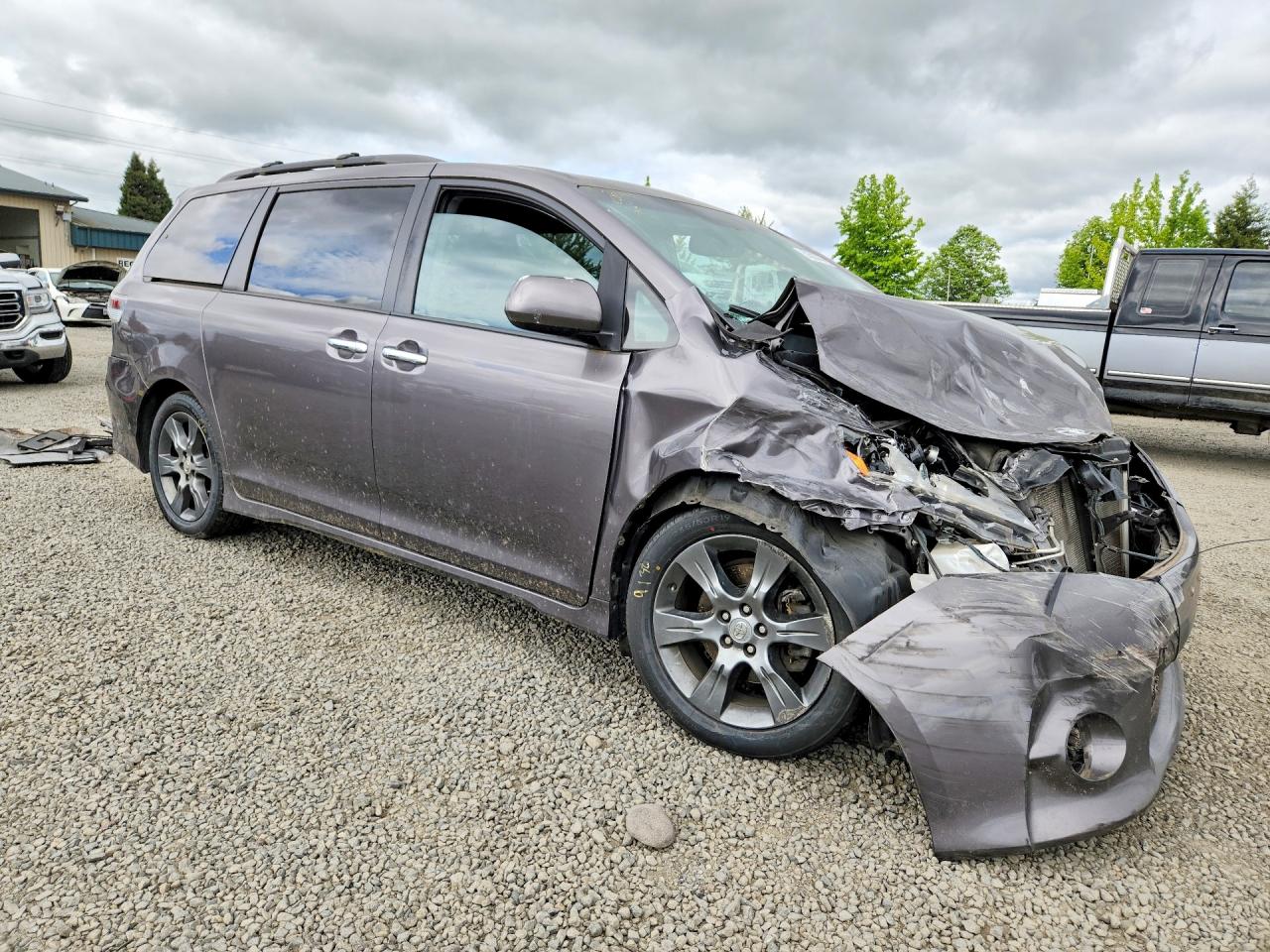 Toyota Sienna Sport