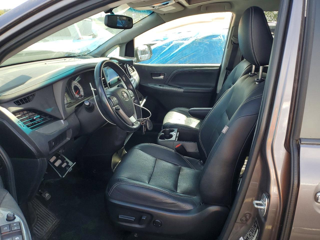 Toyota Sienna Sport
