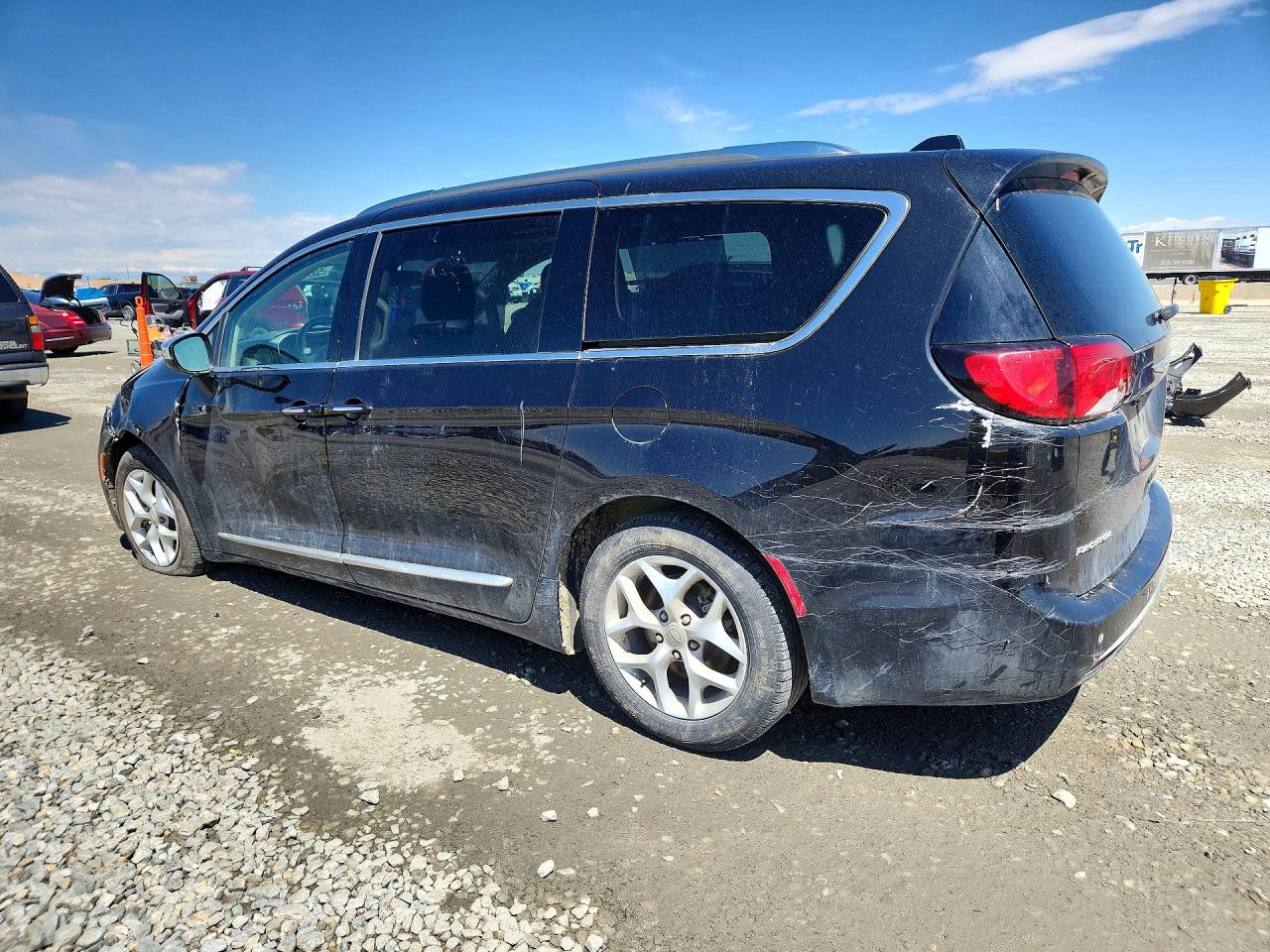 Chrysler Pacifica Limited