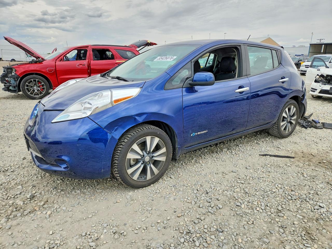 Salvage Nissan LEAF Image