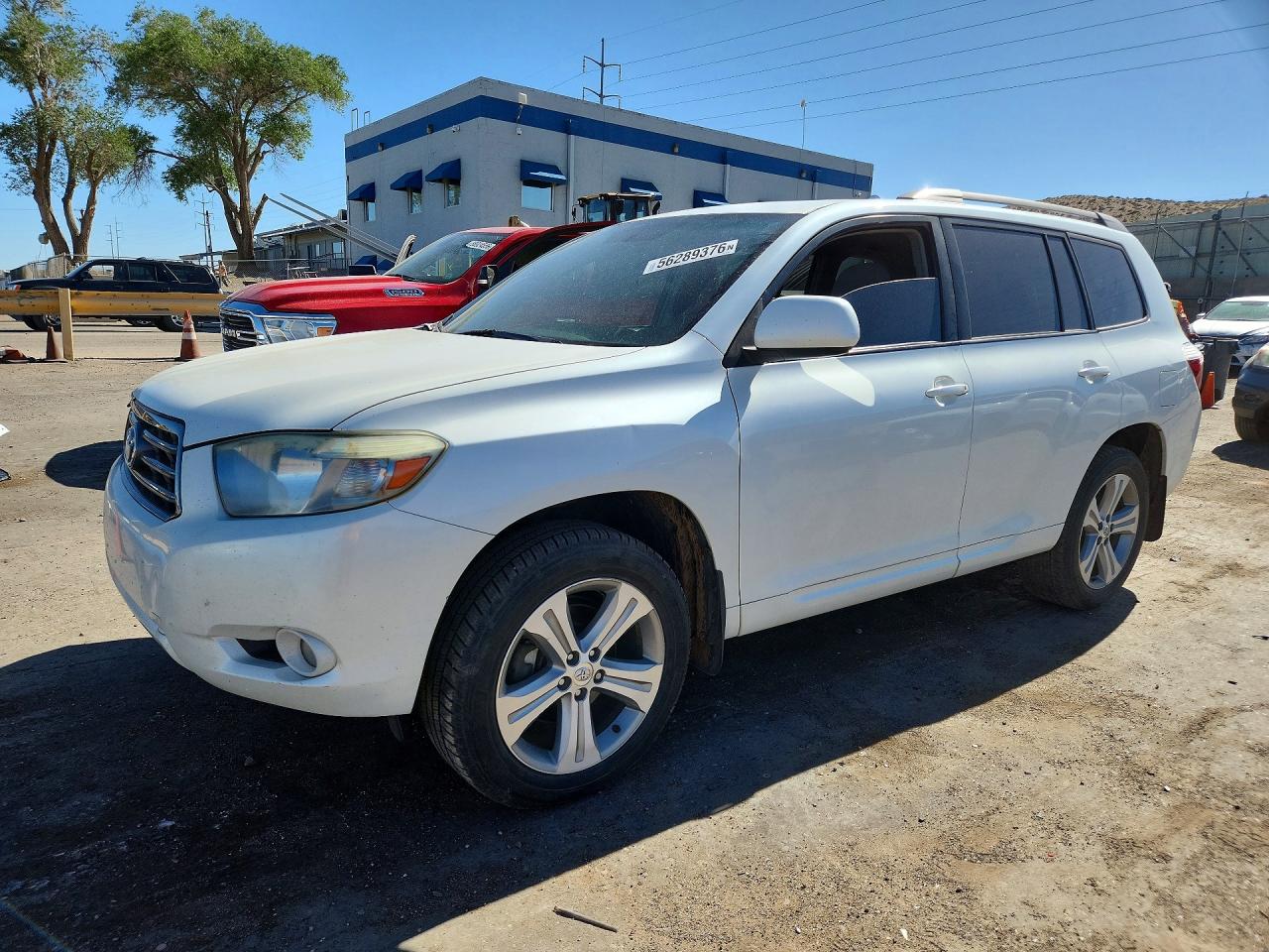 Salvage Toyota Highlander Image