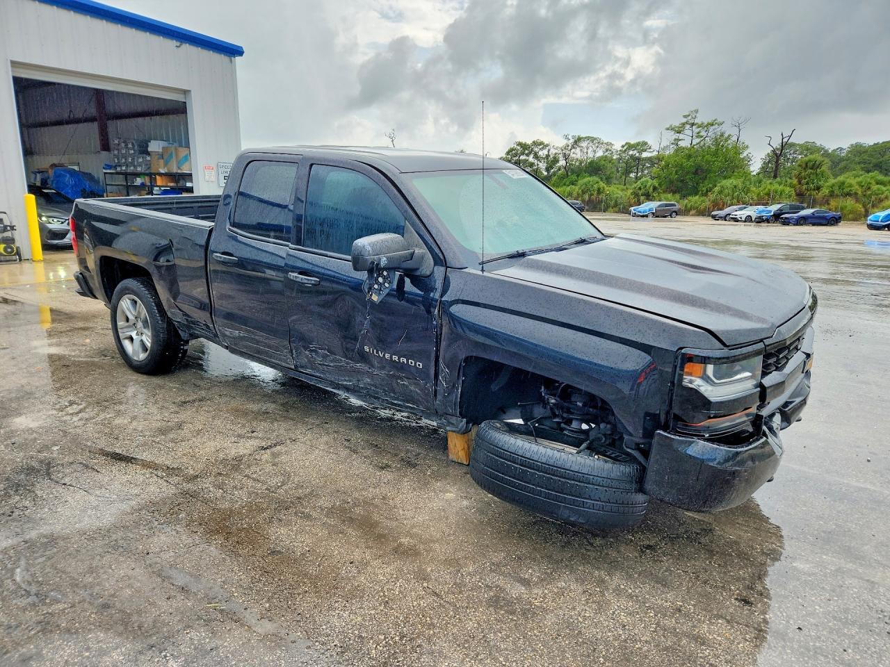 Chevrolet Silverado C1500 Custom