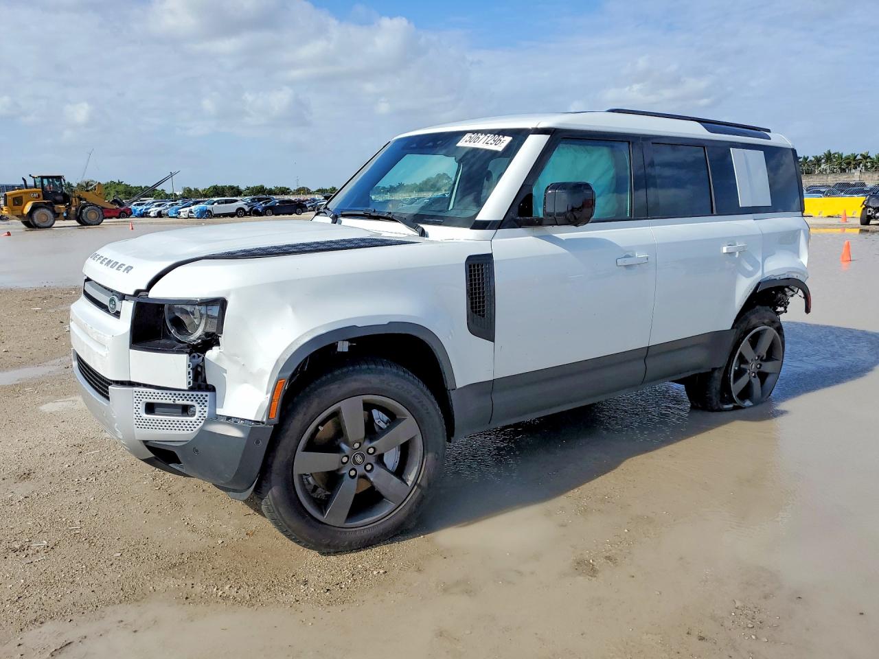 Salvage Land Rover Defender Image