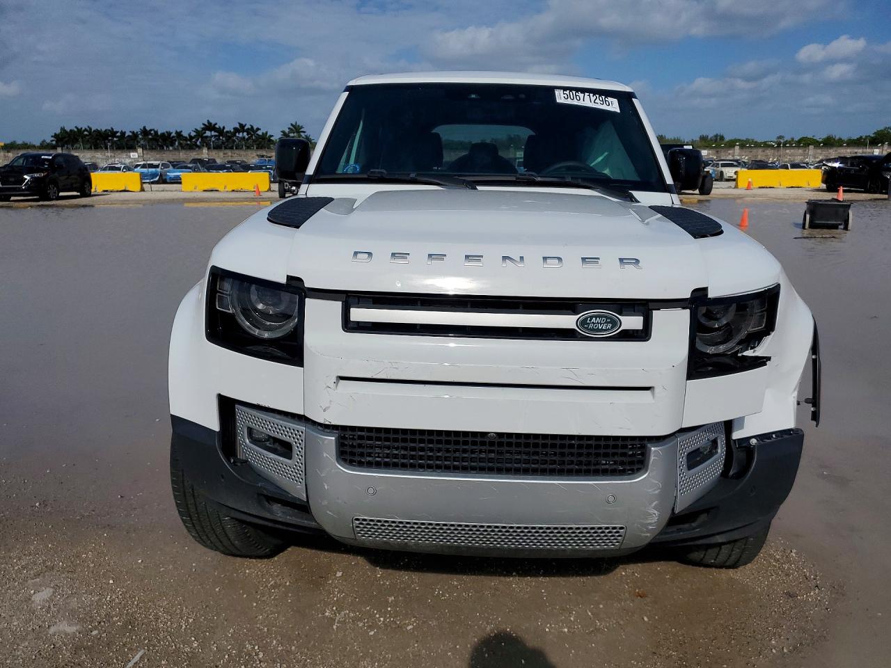 Land Rover Defender 110 S