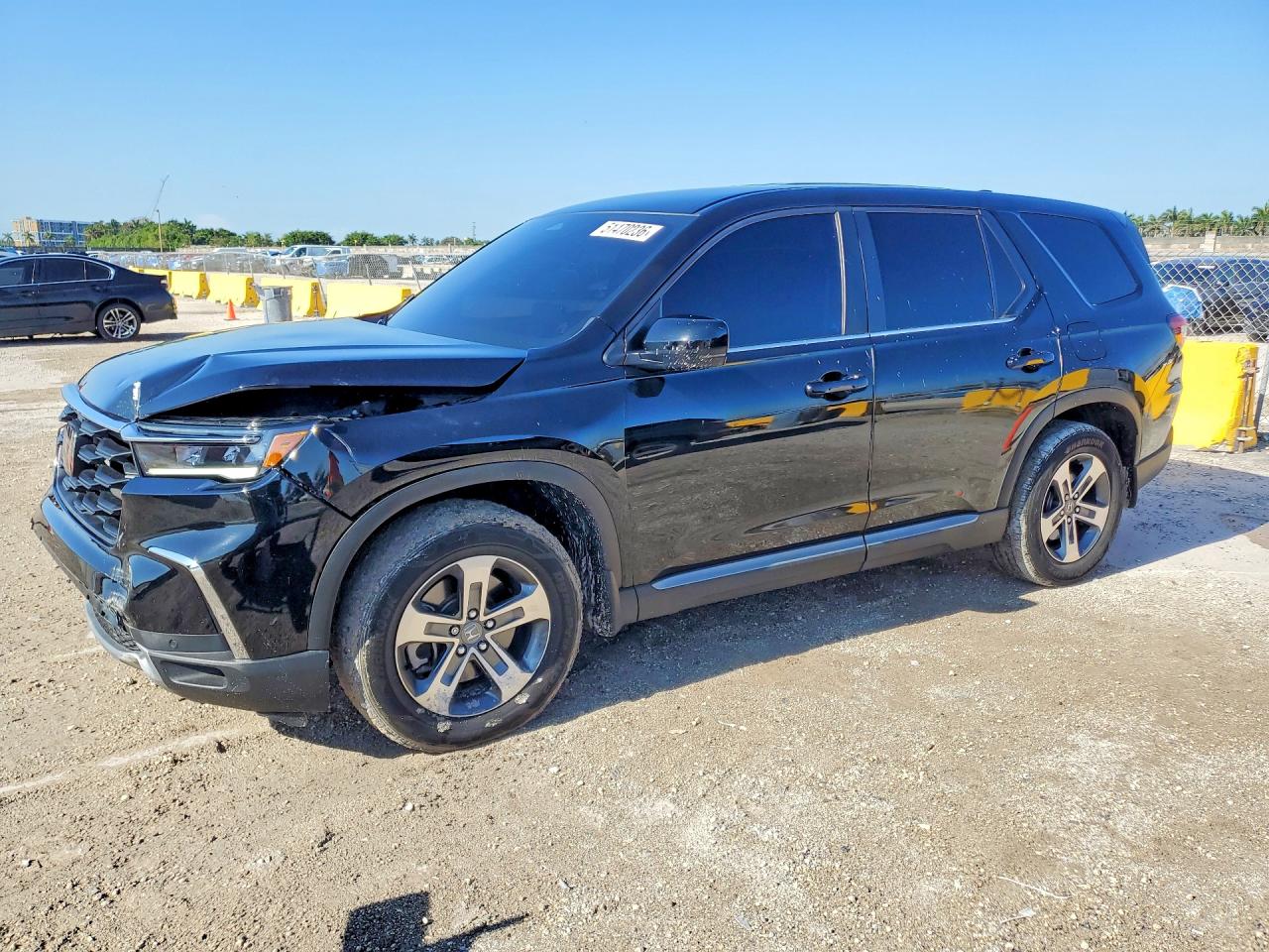 Salvage Honda Pilot Image