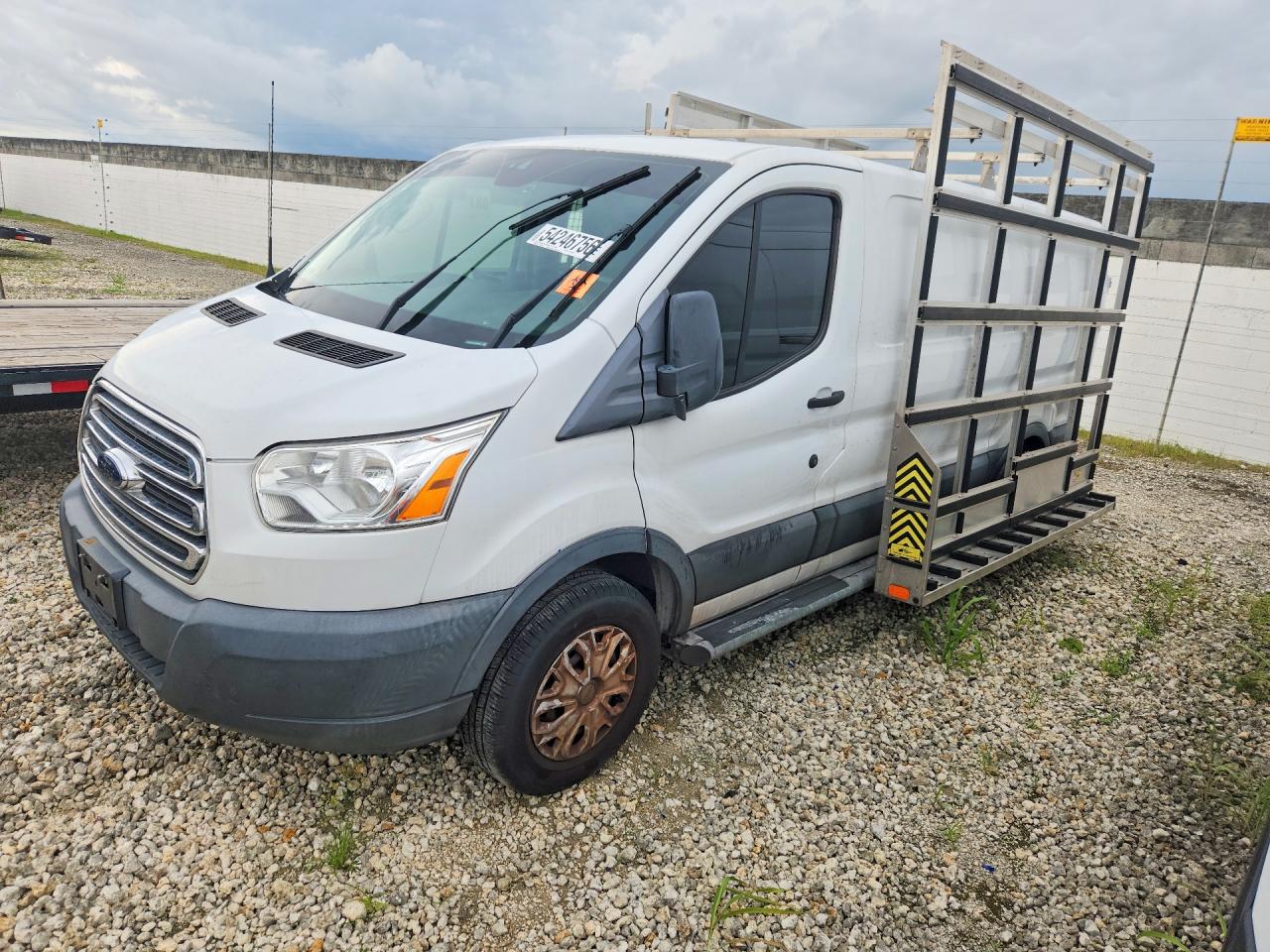 Salvage Ford Transit Image