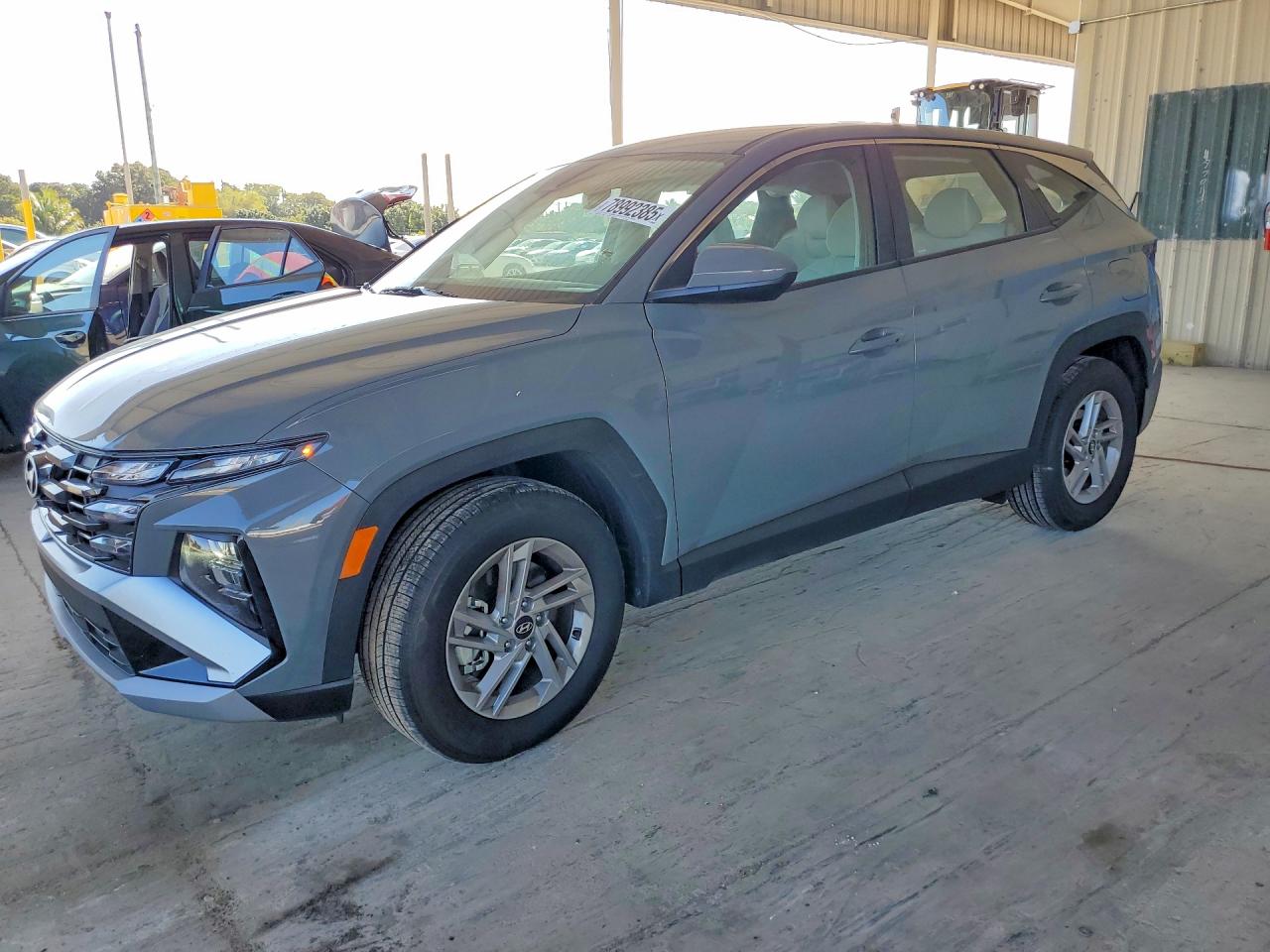 Salvage Hyundai TUCSON Image