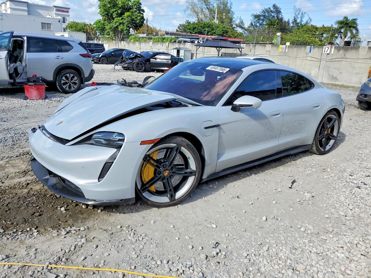 Salvage Porsche Taycan Image