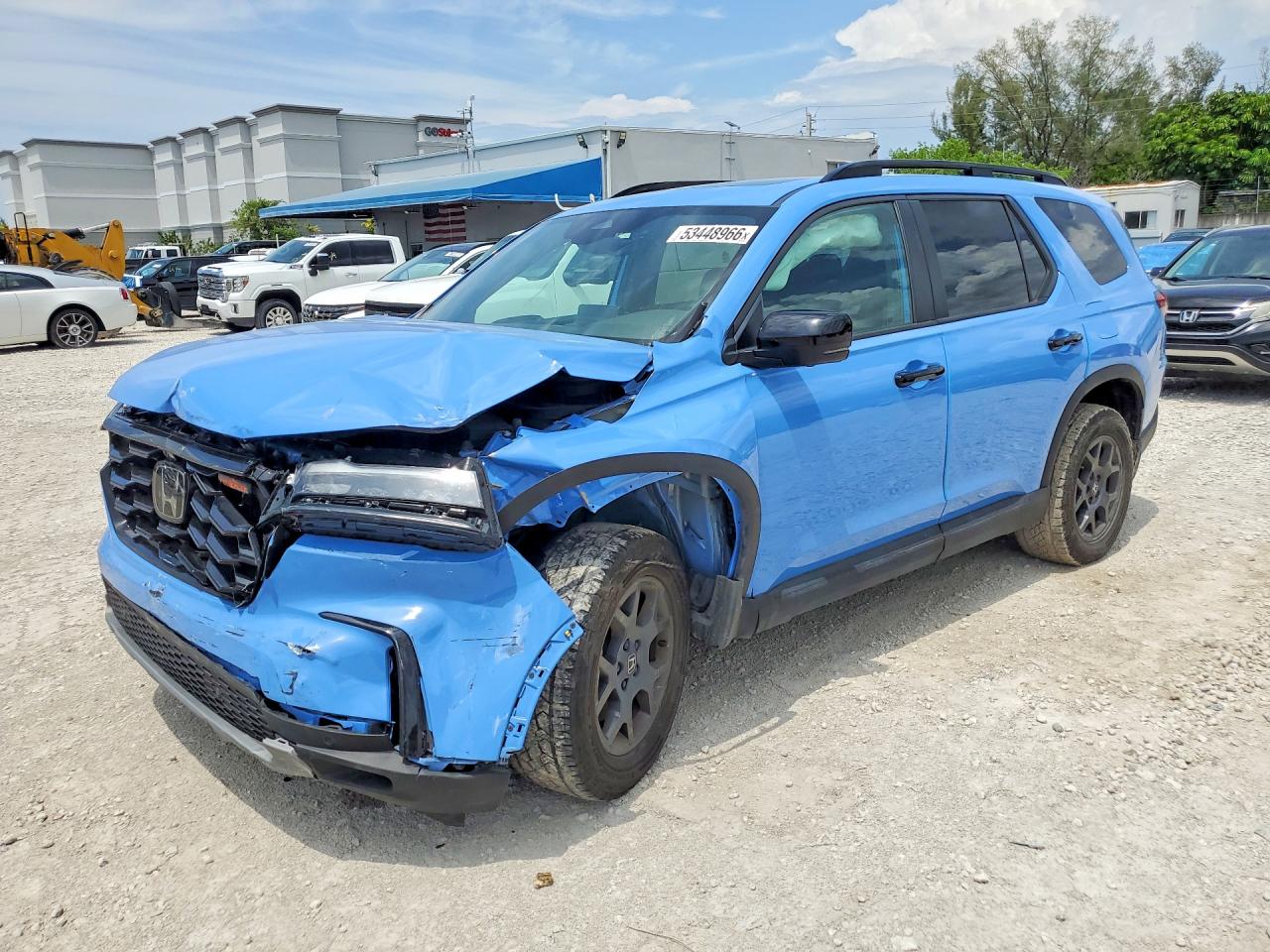 Salvage Honda Pilot Image