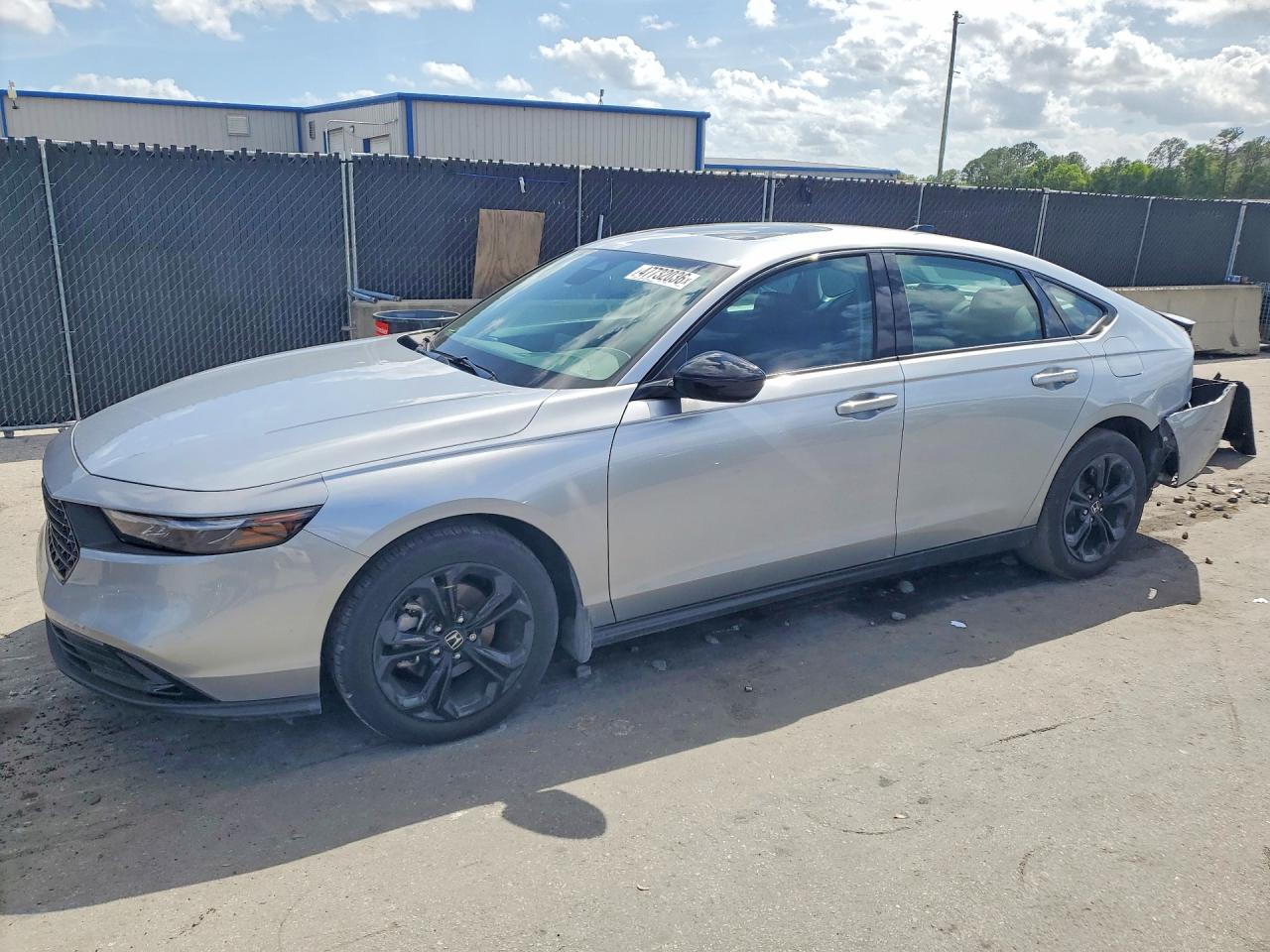 Salvage Honda Accord Image
