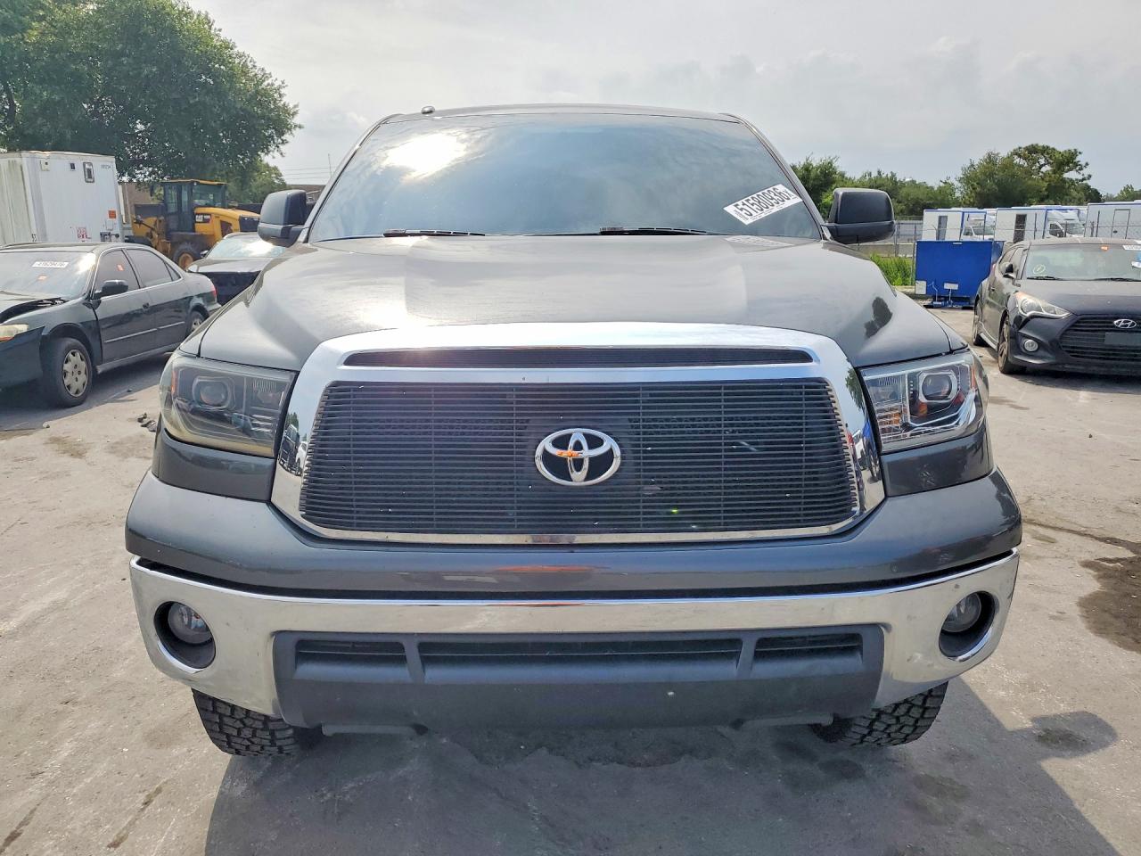 Toyota Tundra Crewmax Sr5