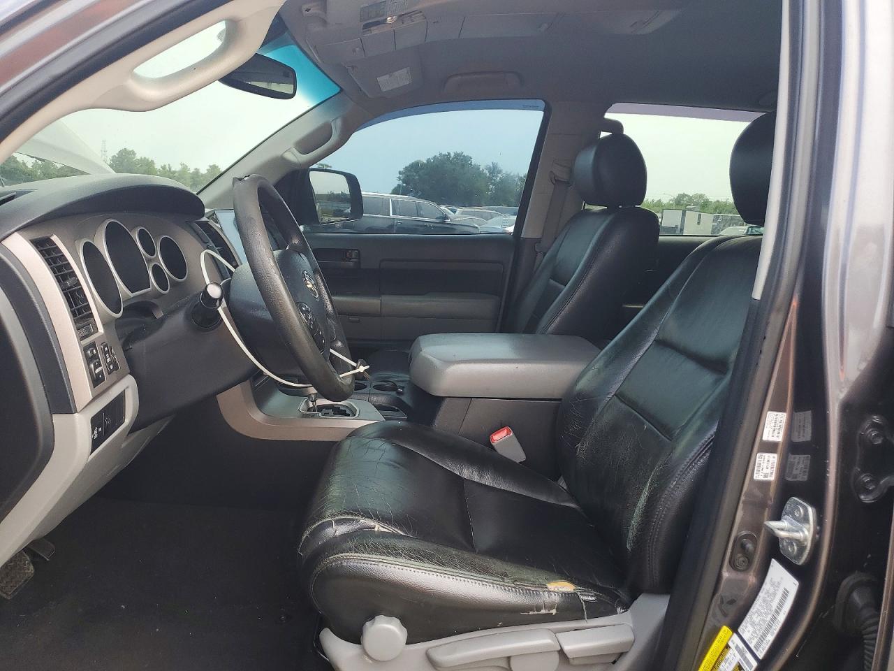 Toyota Tundra Crewmax Sr5