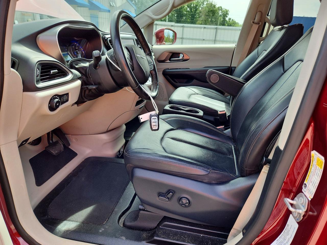 Chrysler Pacifica Touring L