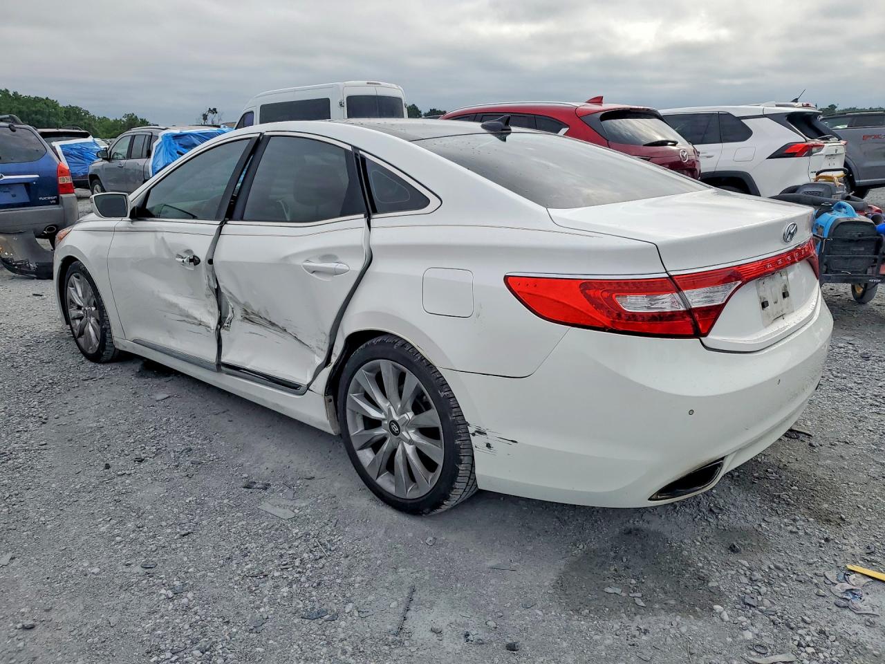Hyundai Azera Base