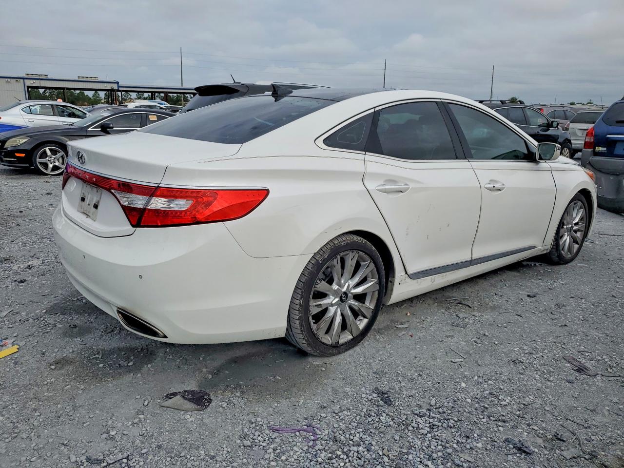 Hyundai Azera Base