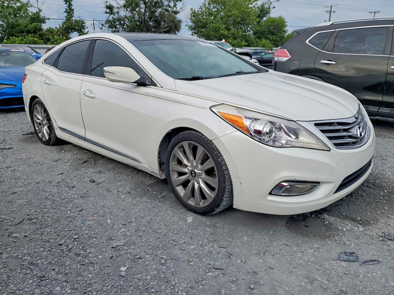 Hyundai Azera Base