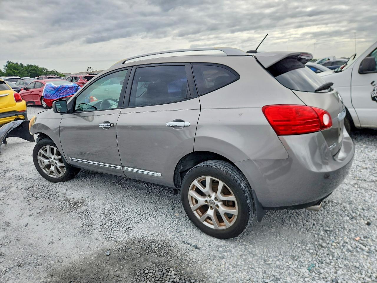 Nissan Rogue S
