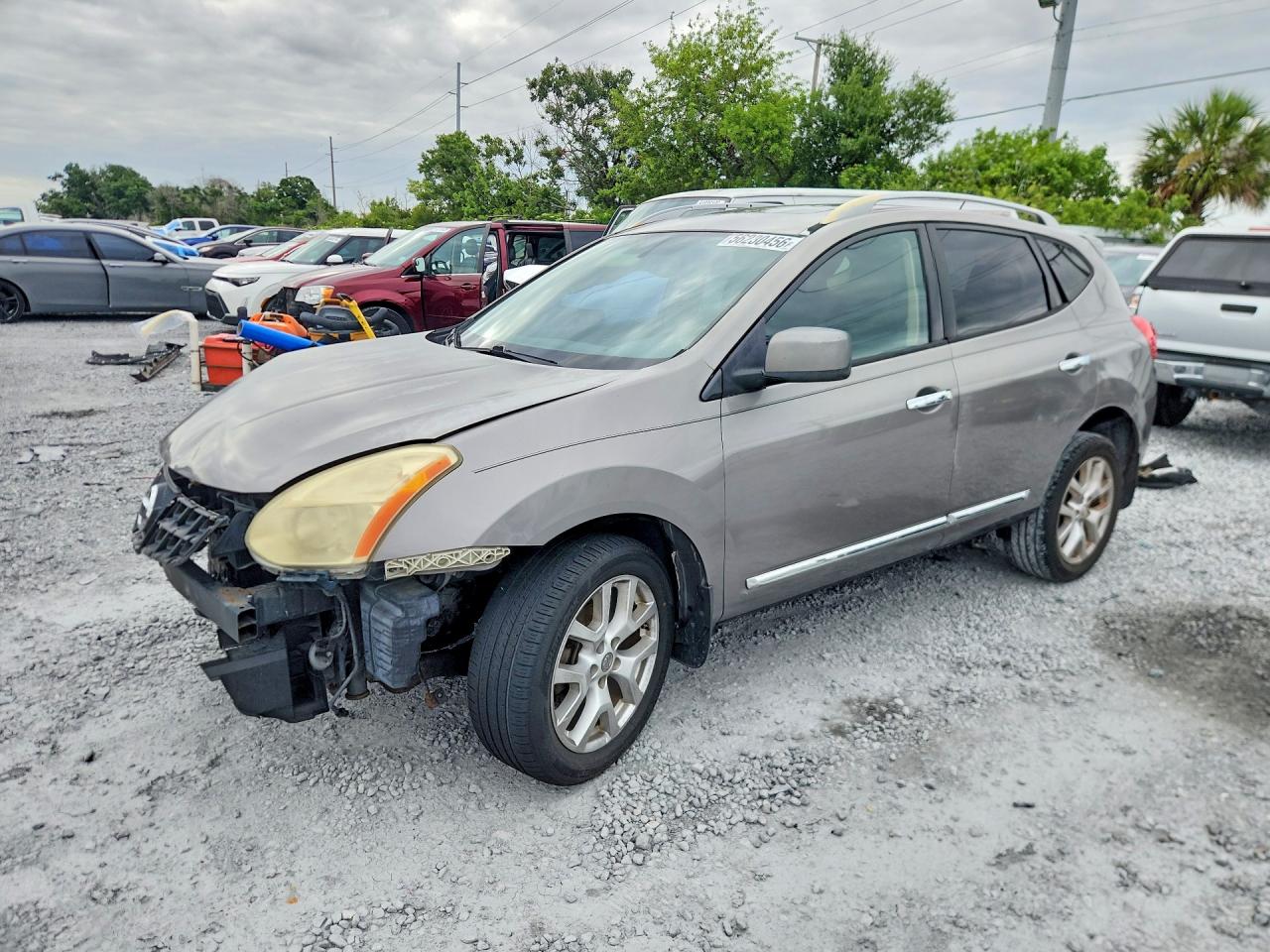 Salvage Nissan Rogue Image