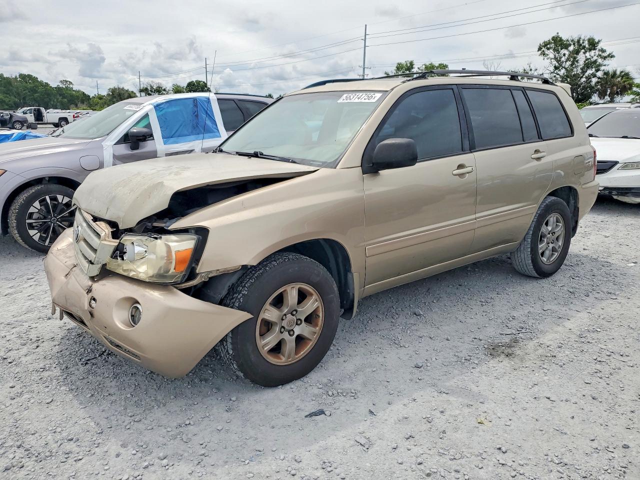 Salvage Toyota Highlander Image