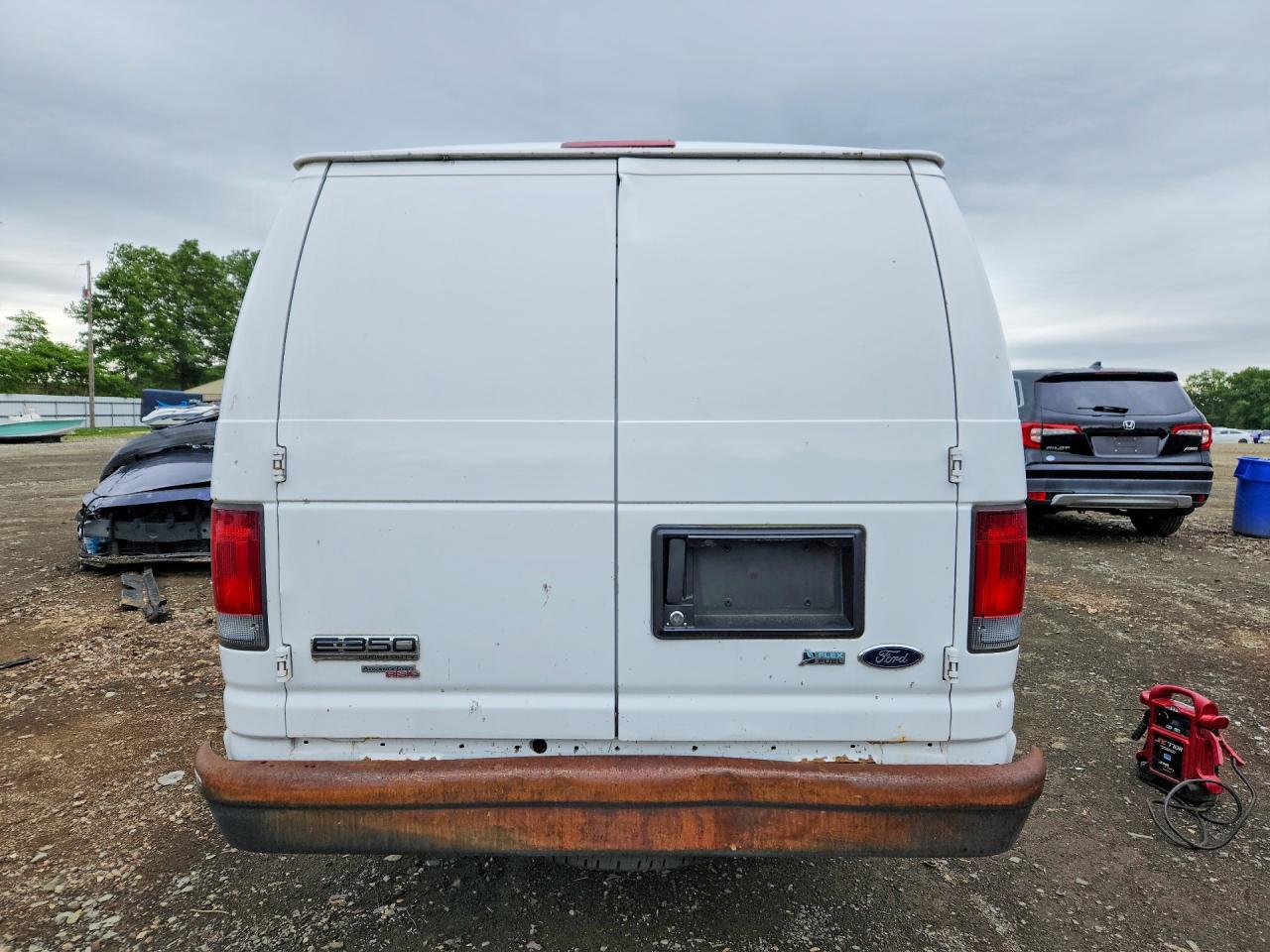 Ford Econoline E350 Super Duty Van