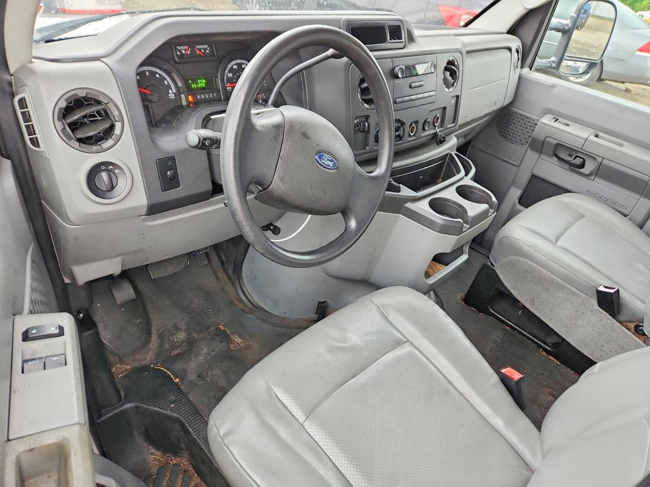 Ford Econoline E350 Super Duty Van