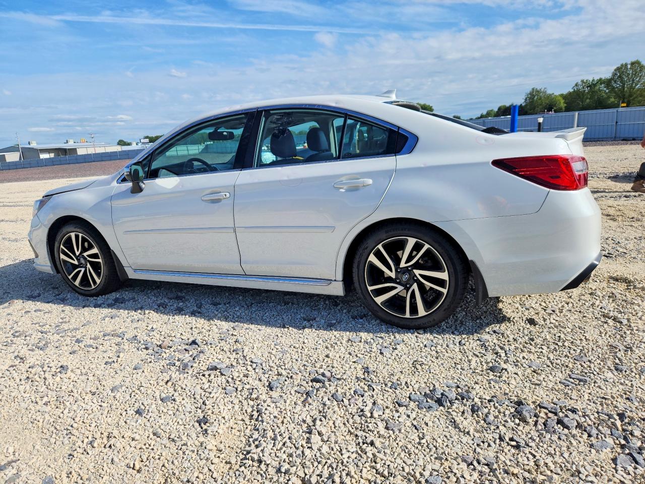 Subaru Legacy Sport
