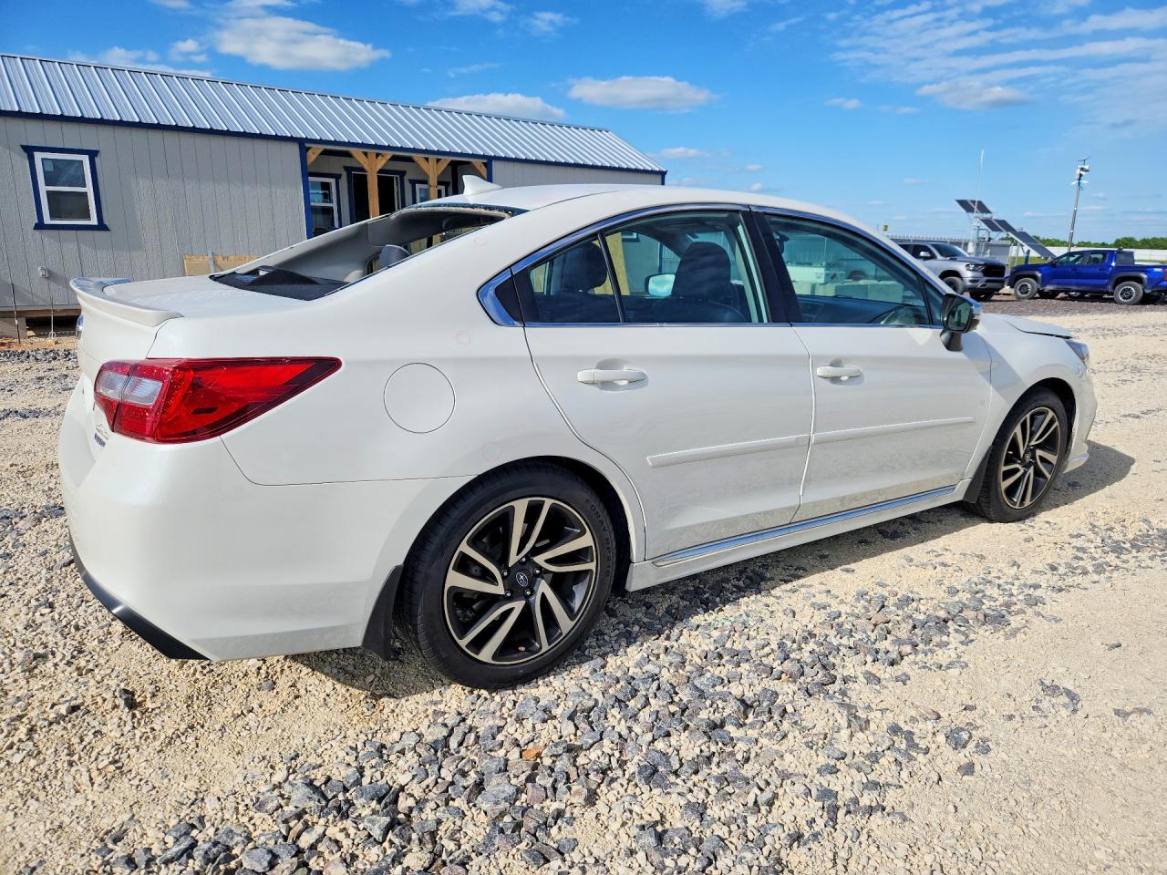 Subaru Legacy Sport