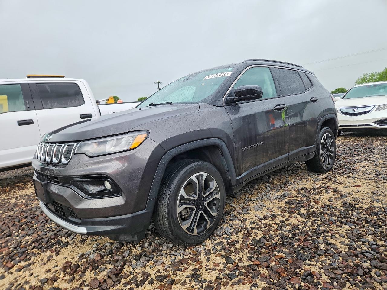 Salvage Jeep Compass Image