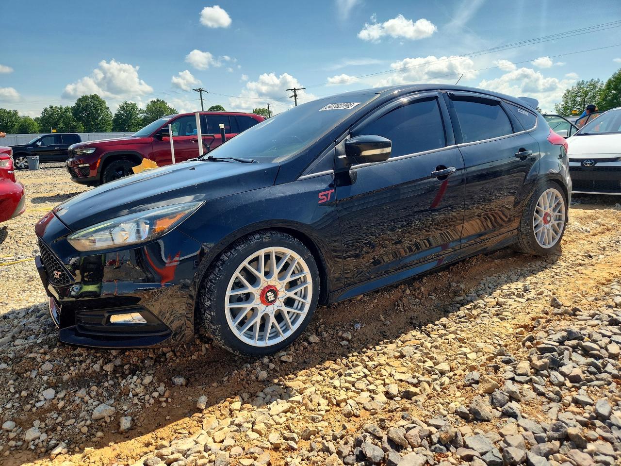 Salvage Ford Focus Image