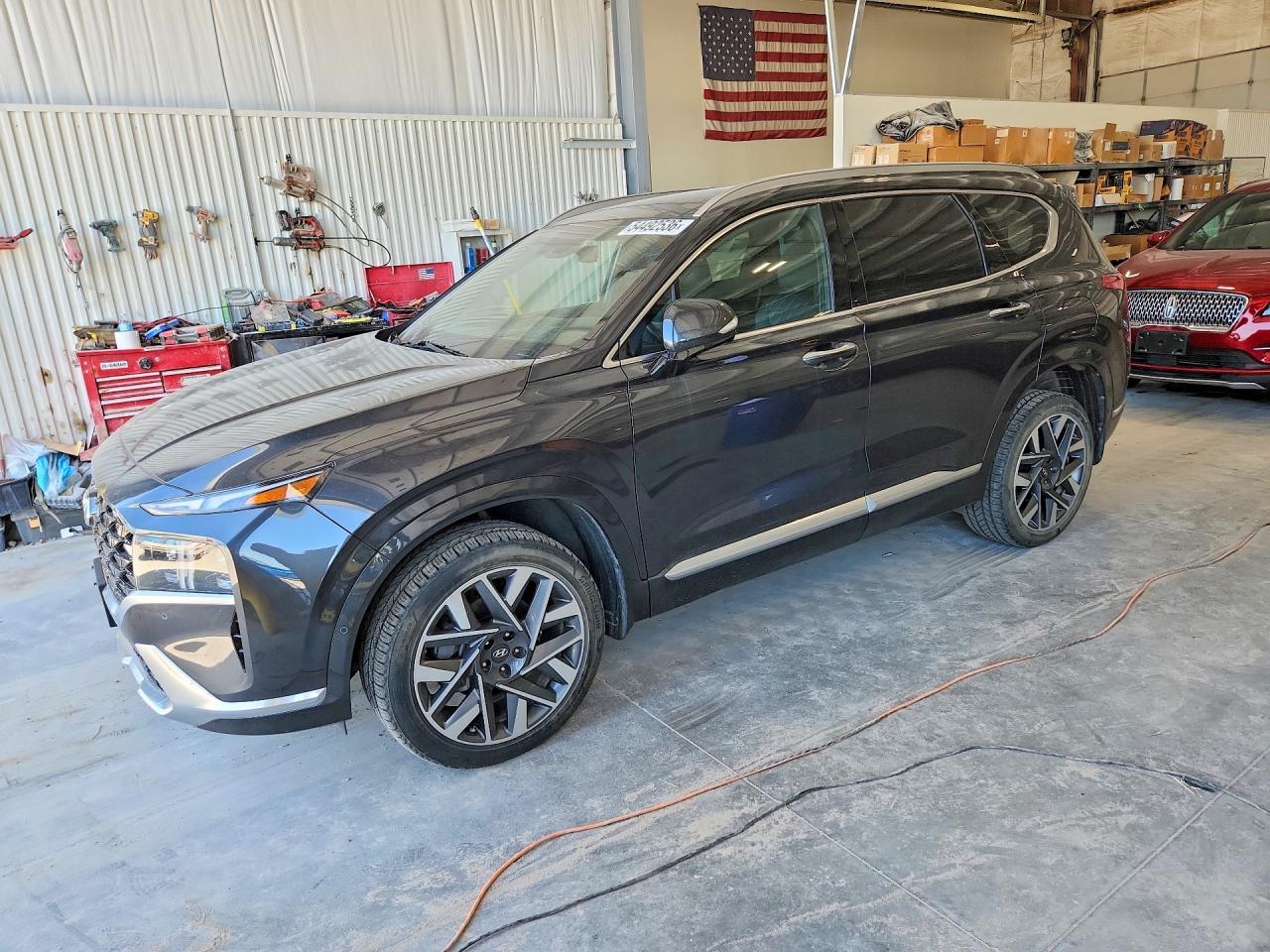 Salvage Hyundai SANTA FE Image