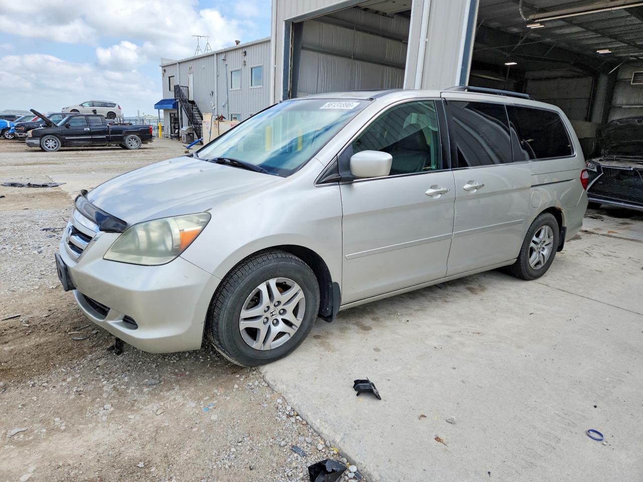 Salvage Honda Odyssey Image