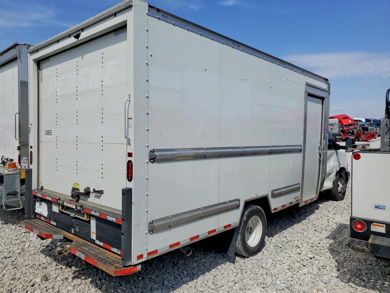 GMC Savana Cutaway G3500