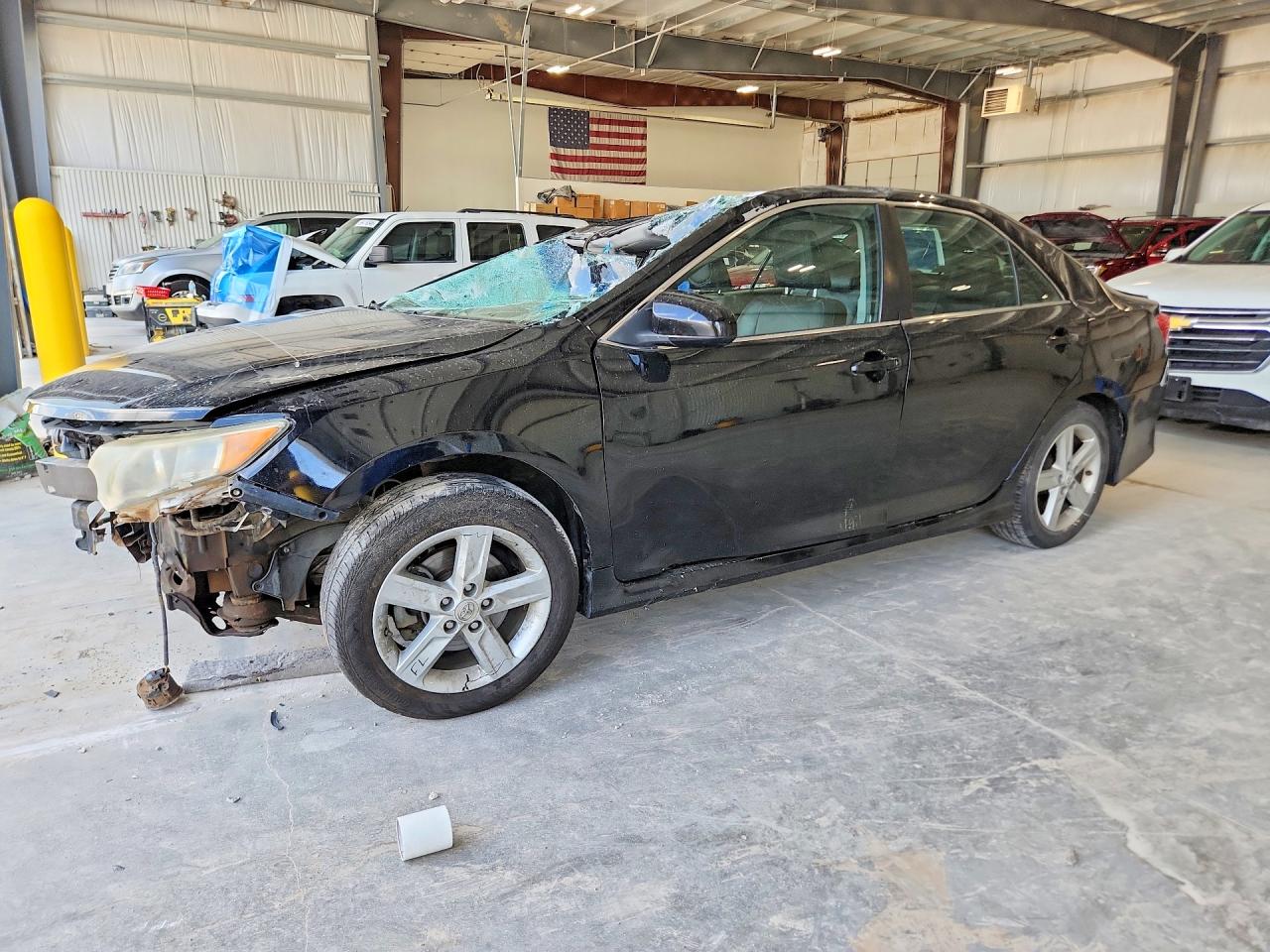 Salvage Toyota Camry Image