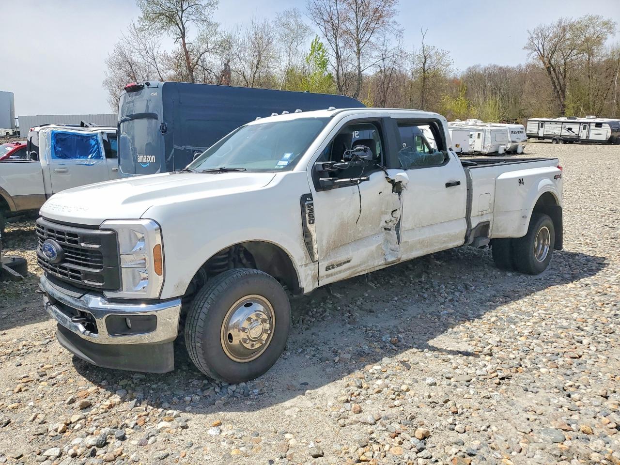 Salvage Ford F-350 Image