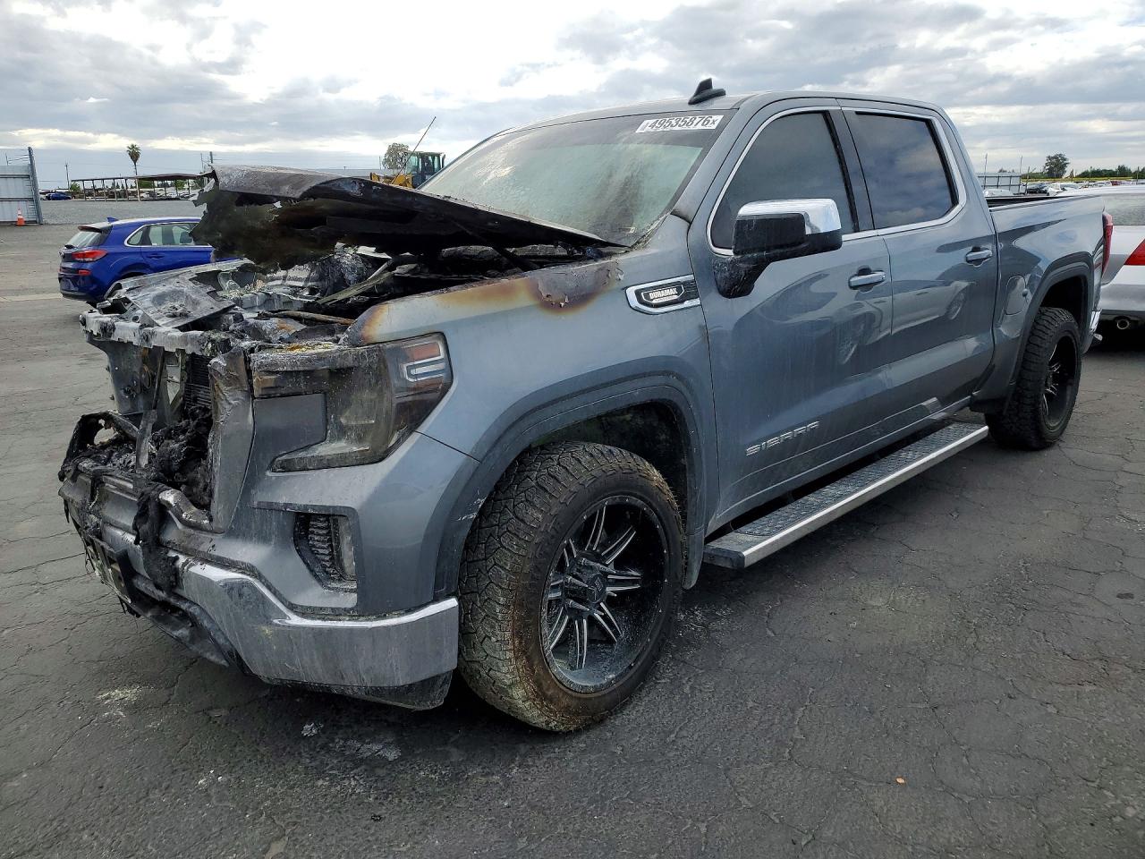 Salvage GMC Sierra Image