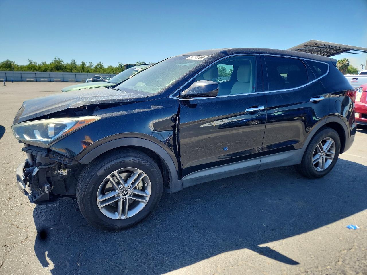 Salvage Hyundai SANTA FE Image