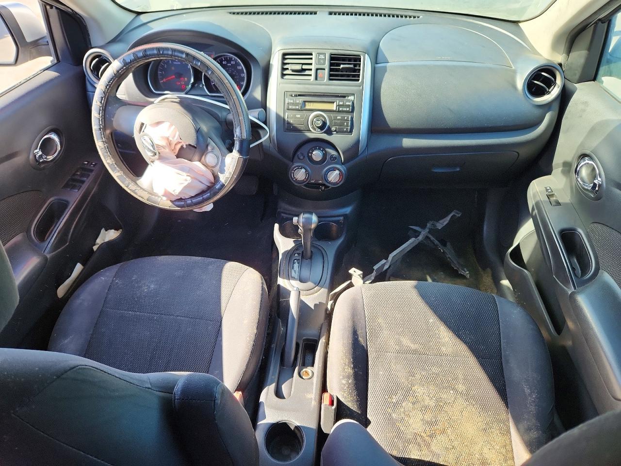 Nissan Versa 1.6 S