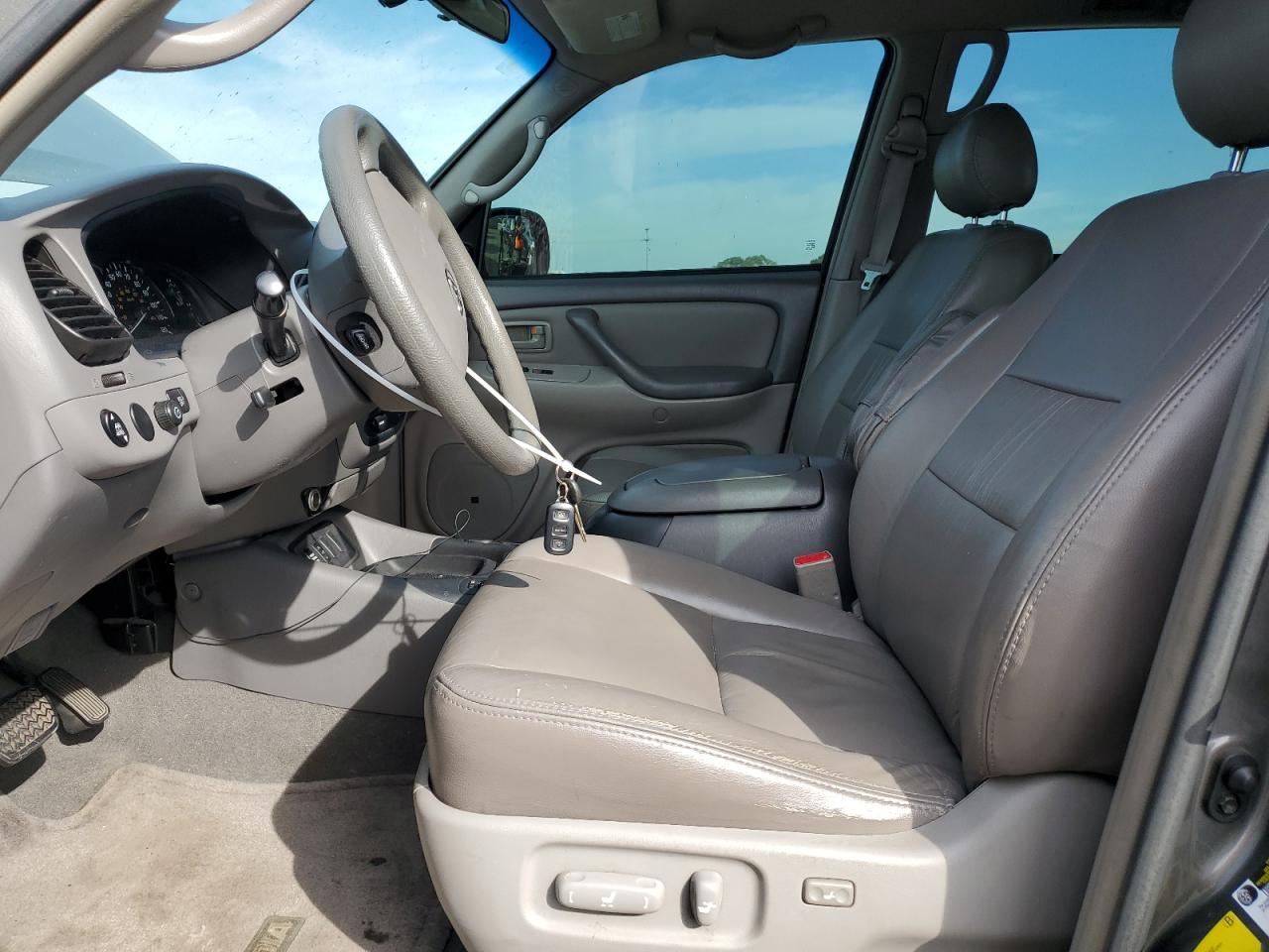 Toyota Sequoia Sr5