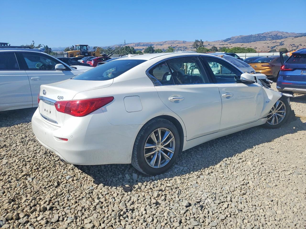 INFINITI Q50 Premium